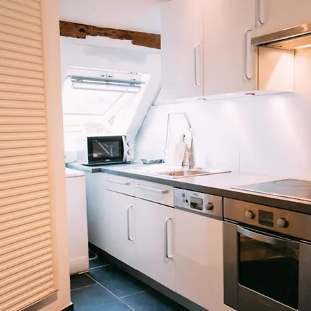 Duplex In The Heart Of ליל